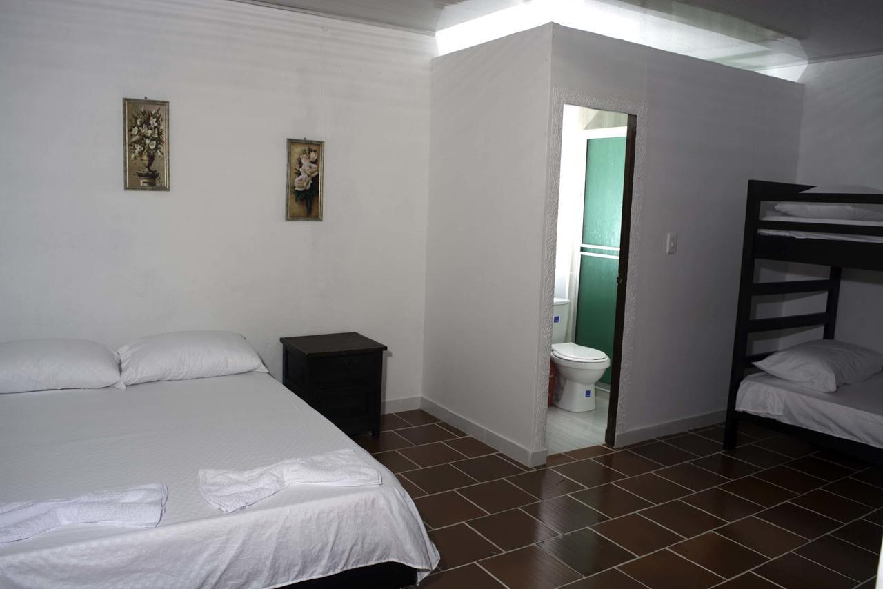 Hostal El Ruby Villavieja Bagian luar foto