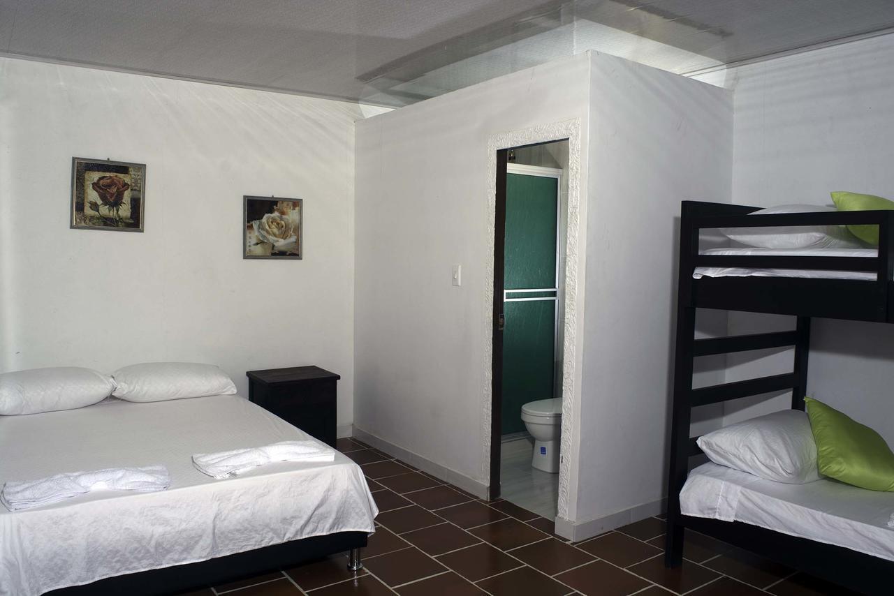 Hostal El Ruby Villavieja Bagian luar foto