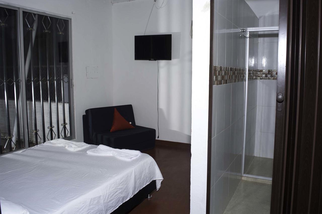 Hostal El Ruby Villavieja Bagian luar foto