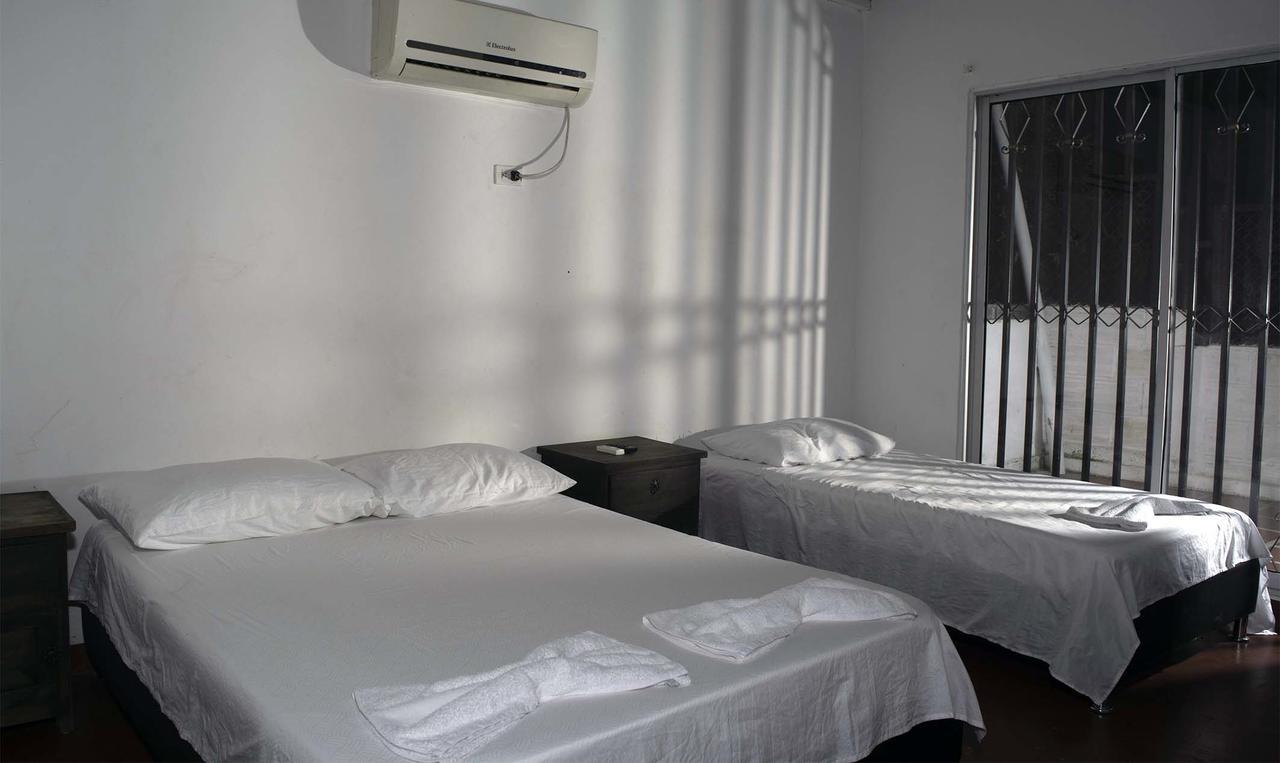 Hostal El Ruby Villavieja Bagian luar foto