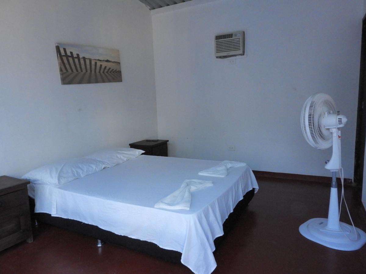Hostal El Ruby Villavieja Bagian luar foto