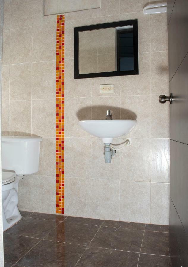 Hostal El Ruby Villavieja Bagian luar foto