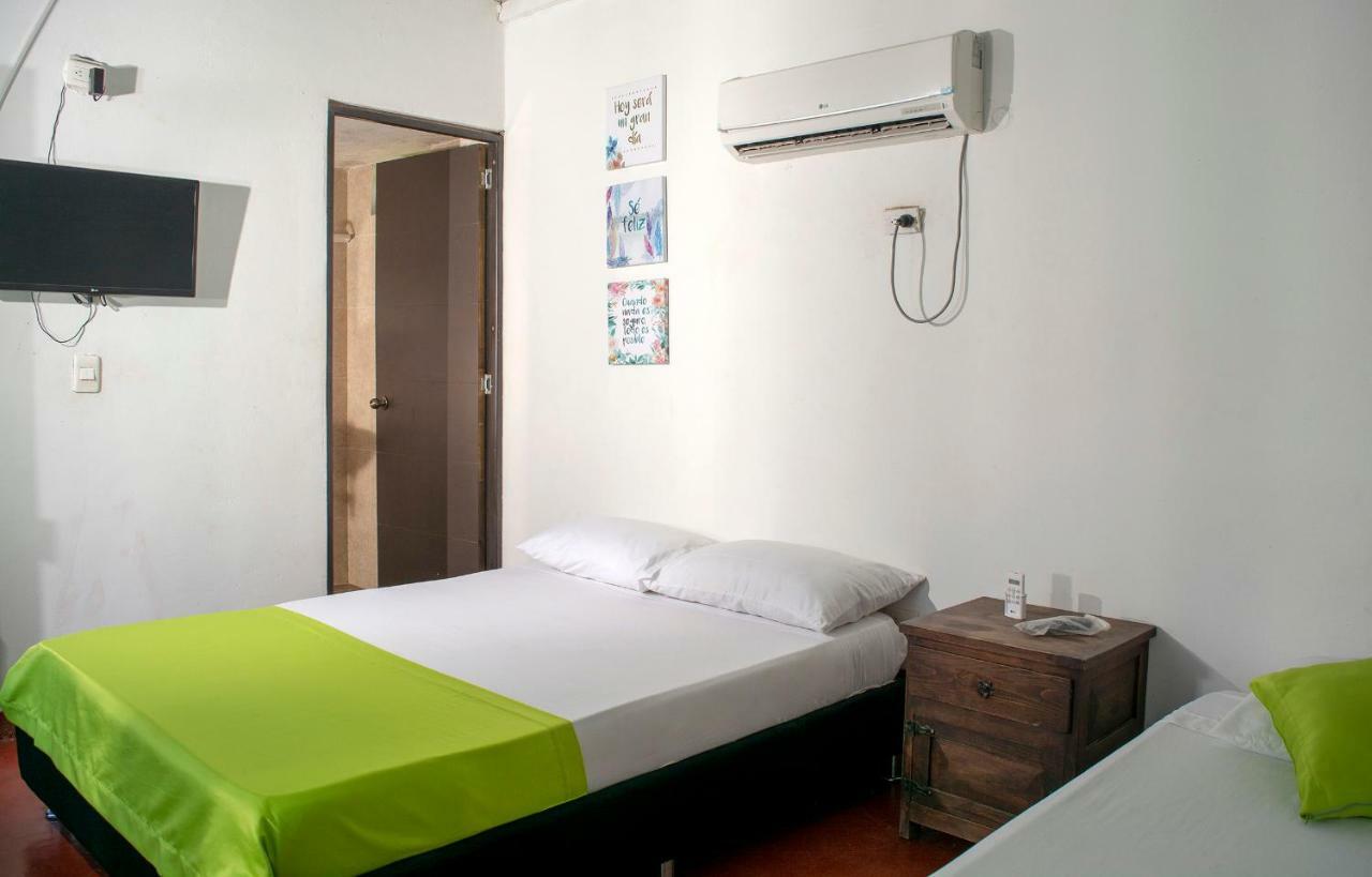 Hostal El Ruby Villavieja Bagian luar foto