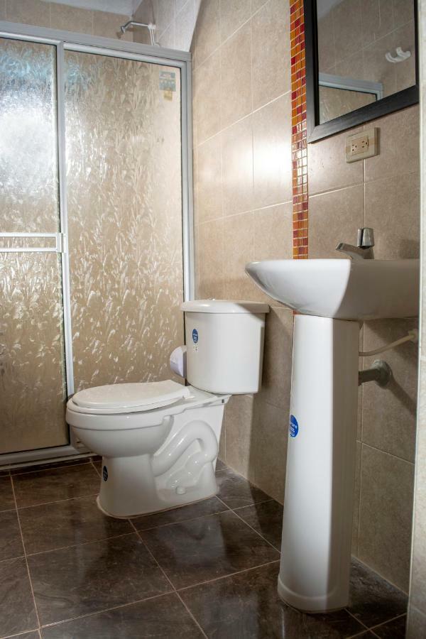 Hostal El Ruby Villavieja Bagian luar foto