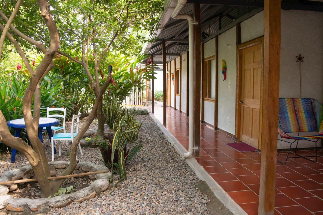 Hostal El Ruby Villavieja Bagian luar foto
